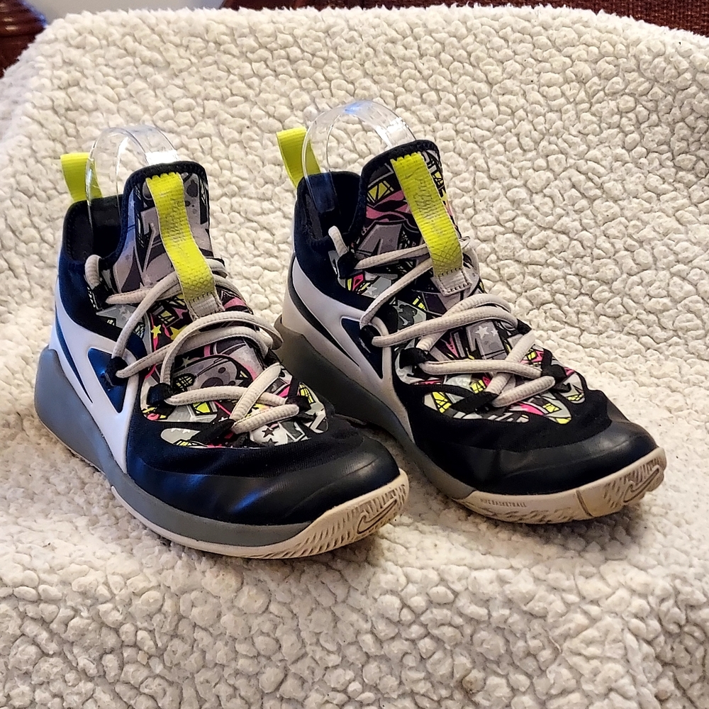 Nike Future Court 2 Graffiti Youth 4 Black Grey Optic Yellow Pink Sneake…